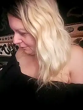 Snapshot of Lana-murr chatting on October 31, 7:16 am Lana-murr online show from October 31, 7:16 am