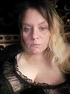 Snapshot of Lana-murr chatting on November 27, 6:47 am Lana-murr online show from November 27, 6:47 am