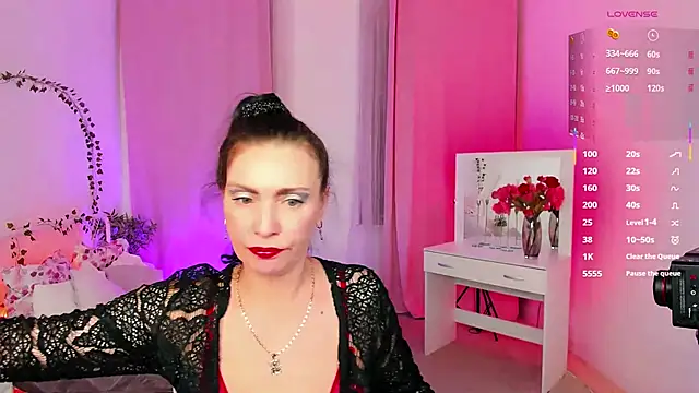 Evanessa Johns online show from February 4, 5:35 am