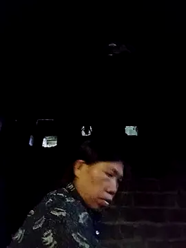 Snapshot of bella-la chatting on December 4, 9:41 am bella-la online show from December 4, 9:41 am