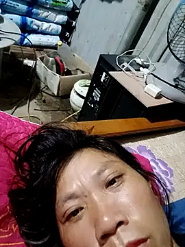 Snapshot of bella-la chatting on November 9, 11:09 pm bella-la online show from November 9, 11:09 pm