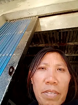 Snapshot of bella-la chatting on December 1, 5:41 am bella-la online show from December 1, 5:41 am