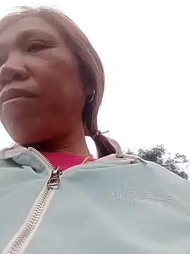 bella-la online show from February 22, 10:50 am