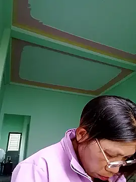 Snapshot of bella-la chatting on November 1, 9:36 am bella-la online show from November 1, 9:36 am