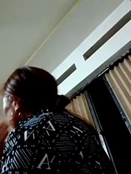 bella-la online show from February 10, 12:37 pm