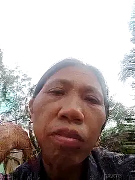 Snapshot of bella-la chatting on October 28, 2:12 am bella-la online show from October 28, 2:12 am