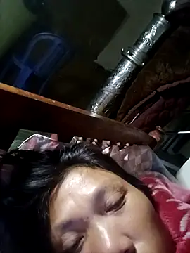 Snapshot of bella-la chatting on December 3, 9:36 pm bella-la online show from December 3, 9:36 pm