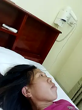 Snapshot of bella-la chatting on November 17, 2:21 pm bella-la online show from November 17, 2:21 pm