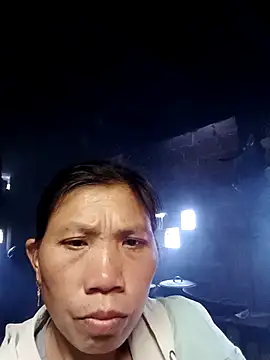 Snapshot of bella-la chatting on December 15, 1:11 am bella-la online show from December 15, 1:11 am