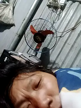 Snapshot of bella-la chatting on November 29, 11:05 pm bella-la online show from November 29, 11:05 pm