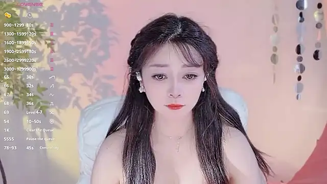 Yiluo95 online show from April 23, 4:30 pm