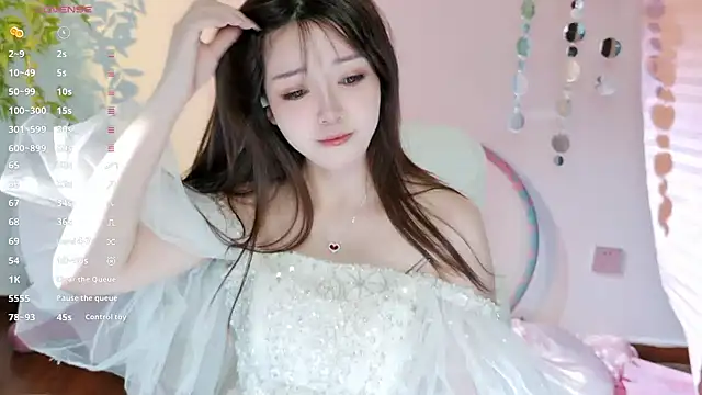 Yiluo95 online show from May 13, 1:18 pm