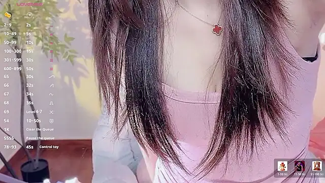 Yiluo95 online show from April 27, 4:05 pm