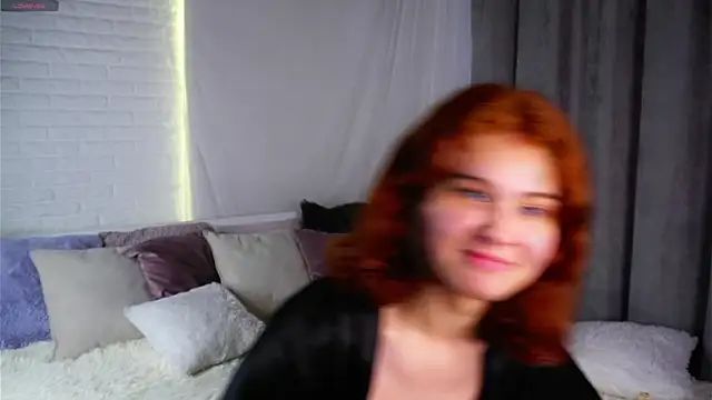 Snapshot of YettaCalabria chatting on June 21, 2:12 pm YettaCalabria online show from June 21, 2:12 pm