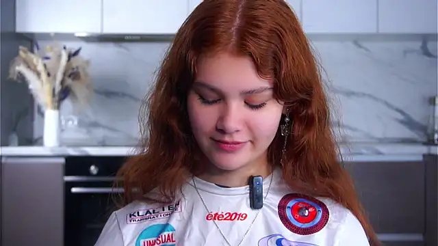 YettaCalabria online show from December 18, 11:25 am