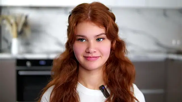 YettaCalabria online show from December 3, 2:16 pm