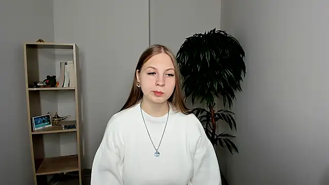 Snapshot of SuziGroody chatting on October 29, 5:50 am SuziGroody online show from October 29, 5:50 am