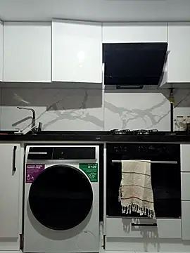 Snapshot of Sweet_xxBuse chatting on October 28, 10:09 pm Sweet xxBuse online show from October 28, 10:09 pm