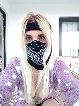 Sweet xxBuse online show from January 18, 10:18 am