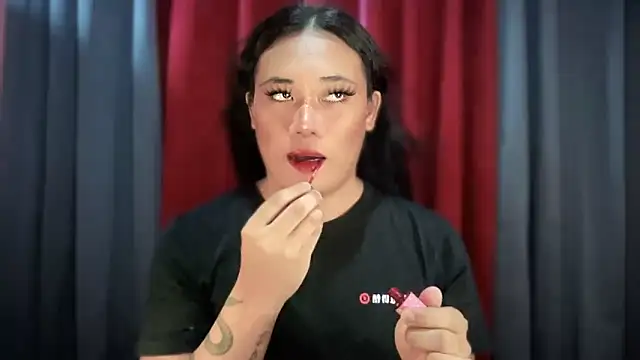 Snapshot of untouchable_mia chatting on November 5, 7:22 am untouchable mia online show from November 5, 7:22 am