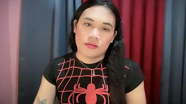 Snapshot of untouchable_mia chatting on November 16, 1:10 am untouchable mia online show from November 16, 1:10 am