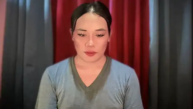 Snapshot of untouchable_mia chatting on November 6, 5:22 am untouchable mia online show from November 6, 5:22 am