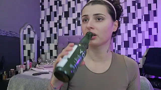 venusinylons online show from November 15, 1:59 pm