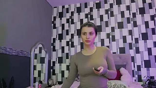 venusinylons online show from November 12, 10:19 am