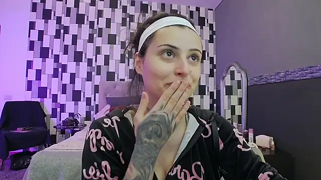 venusinylons online show from November 27, 12:38 pm