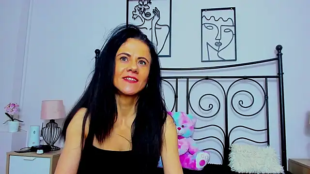 Snapshot of brianaflynt chatting on November 2, 8:25 pm brianaflynt online show from November 2, 8:25 pm