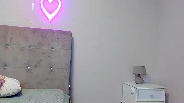 brianaflynt online show from March 3, 7:32 pm