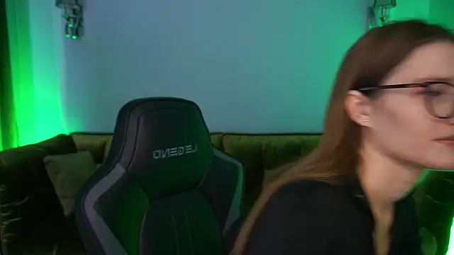 Snapshot of NaughtyNurseVibe chatting on October 30, 7:06 am NaughtyNurseVibe online show from October 30, 7:06 am