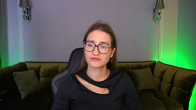 Snapshot of NaughtyNurseVibe chatting on October 31, 7:16 am NaughtyNurseVibe online show from October 31, 7:16 am