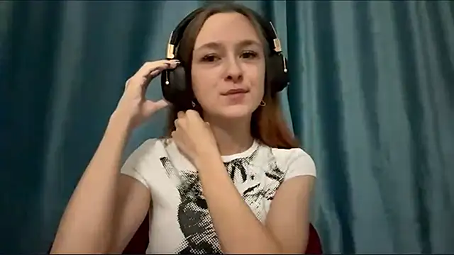 Snapshot of HOTBellakle chatting on November 9, 3:16 pm HOTBellakle online show from November 9, 3:16 pm