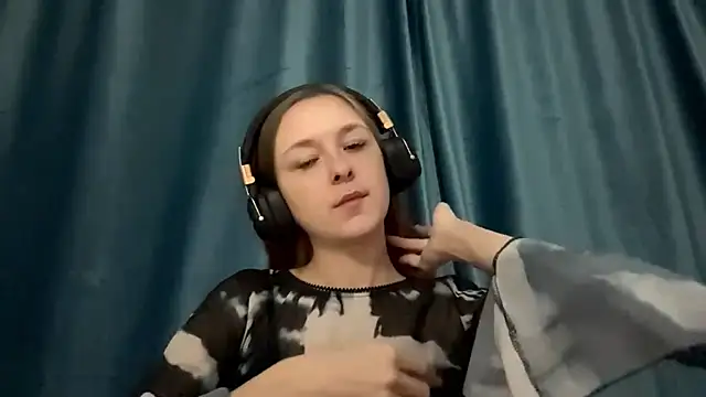 Snapshot of HOTBellakle chatting on November 23, 3:11 pm HOTBellakle online show from November 23, 3:11 pm