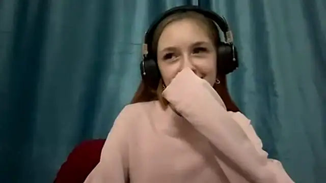 Snapshot of HOTBellakle chatting on November 4, 3:05 pm HOTBellakle online show from November 4, 3:05 pm