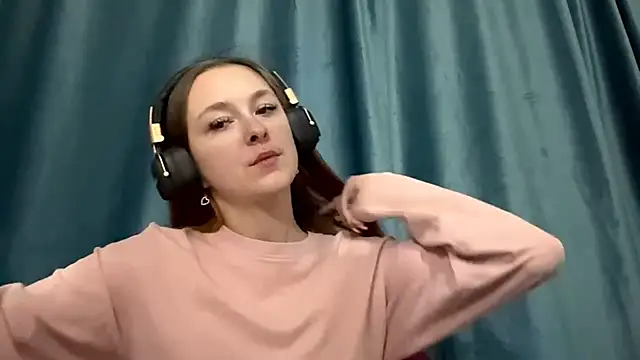 Snapshot of HOTBellakle chatting on November 18, 3:04 pm HOTBellakle online show from November 18, 3:04 pm