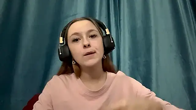 Snapshot of HOTBellakle chatting on November 14, 3:15 pm HOTBellakle online show from November 14, 3:15 pm