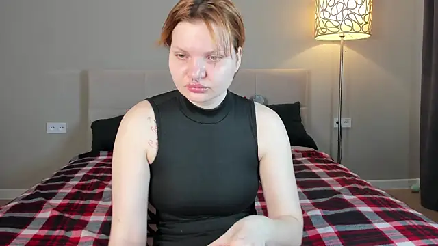 babyyullii online show from April 10, 1:34 am