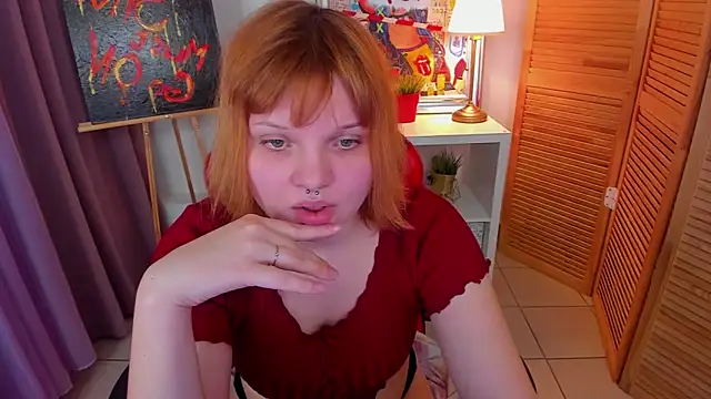 babyyullii online show from November 17, 8:29 am