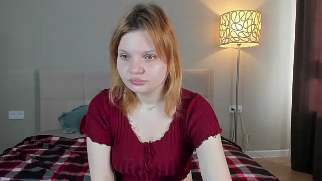 babyyullii online show from May 12, 1:35 am