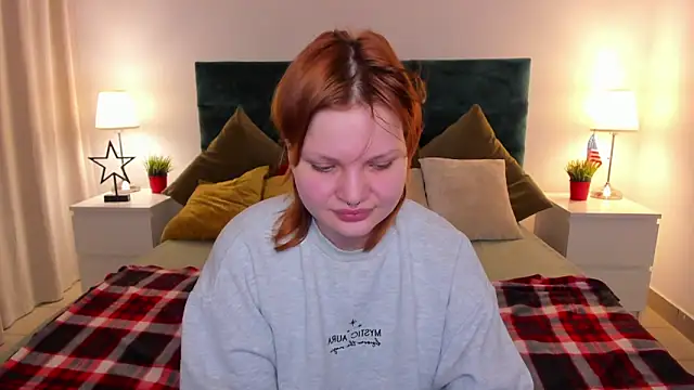 babyyullii online show from March 3, 6:09 am