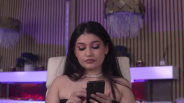 KeylaNoir online show from February 11, 11:54 am