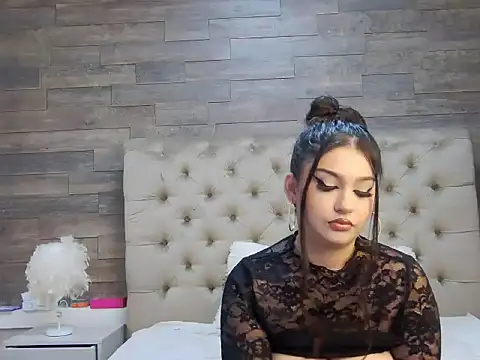 Snapshot of KeylaNoir chatting on November 28, 8:36 am KeylaNoir online show from November 28, 8:36 am