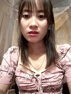 Snapshot of Em_xinh01 chatting on November 4, 2:21 pm Em xinh01 online show from November 4, 2:21 pm