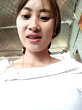 Snapshot of Em_xinh01 chatting on November 27, 5:08 am Em xinh01 online show from November 27, 5:08 am