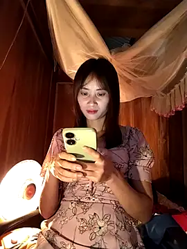 Snapshot of Em_xinh01 chatting on December 14, 8:31 am Em xinh01 online show from December 14, 8:31 am