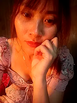 Snapshot of Em_xinh01 chatting on December 4, 1:10 pm Em xinh01 online show from December 4, 1:10 pm