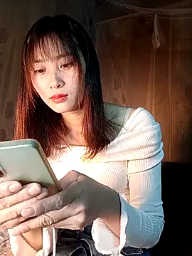 Snapshot of Em_xinh01 chatting on December 5, 12:15 pm Em xinh01 online show from December 5, 12:15 pm