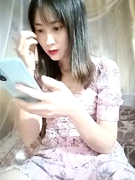 Snapshot of Em_xinh01 chatting on November 10, 7:57 am Em xinh01 online show from November 10, 7:57 am